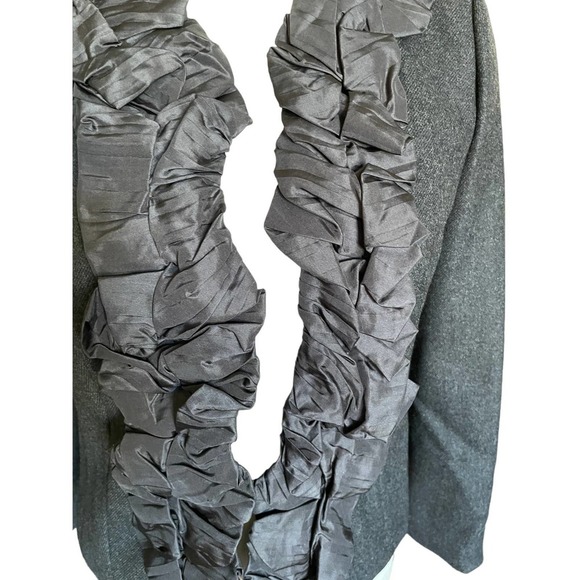 NWT $248 J CREW BLACK WOOL & SILK RUFFLE BLAZER SZ 0 - Picture 4 of 9